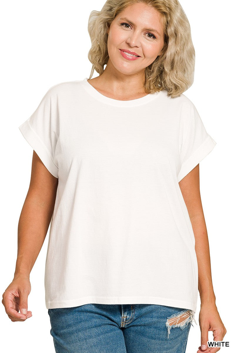 Woman wearing a white round neck t-shirt